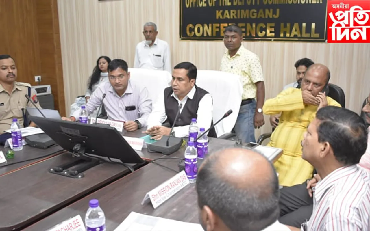 কৰিমগঞ্জত উচ্চপদস্থ বিষয়াৰ সৈতে মন্ত্ৰী জয়ন্ত মল্ল বৰুৱাৰ বৈঠক, ল’লে বান পৰিস্থিতিৰ বুজ…