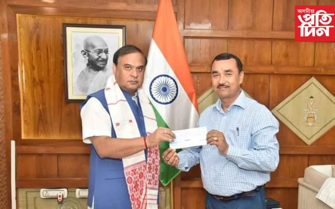 মুখ্যমন্ত্ৰী সাহায্য পূঁজিলৈ বিধায়ক ধৰ্মেশ্বৰ কোঁৱৰৰ ৩ লাখ টকাৰ সাহায্য…