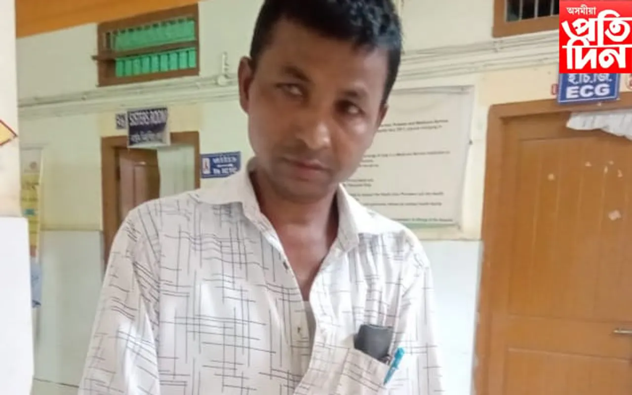 জিলা স্বাস্থ্য বিভাগৰ কৰ্মচাৰী অশ্বিনী বৰুৱাক চাকৰিৰ পৰা নিলম্বন