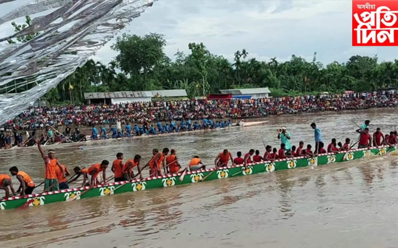 গৰৈমাৰীৰ চাম্পুপাৰাৰ কলহী নৈত পৰম্পৰাগত নাওখেল সম্পন্ন…