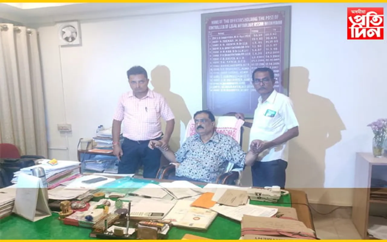 ২৫ হাজাৰ টকা উৎকোচ লৈ গ্ৰেপ্তাৰ নিয়ন্ত্রক পৰ্যায়ৰ বিষয়া শচীন্দ্ৰ নাথ বৈশ্য