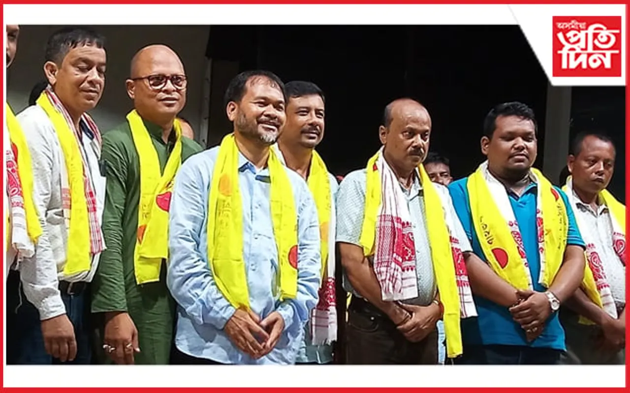 শিৱসাগৰত ৰাইজৰ দলৰ বৃহৎ যোগদান সমাৰোহঃ পঞ্চায়ত নিৰ্বাচনত প্ৰতিদ্বন্দিতা কৰাৰ কথা ঘোষণা…