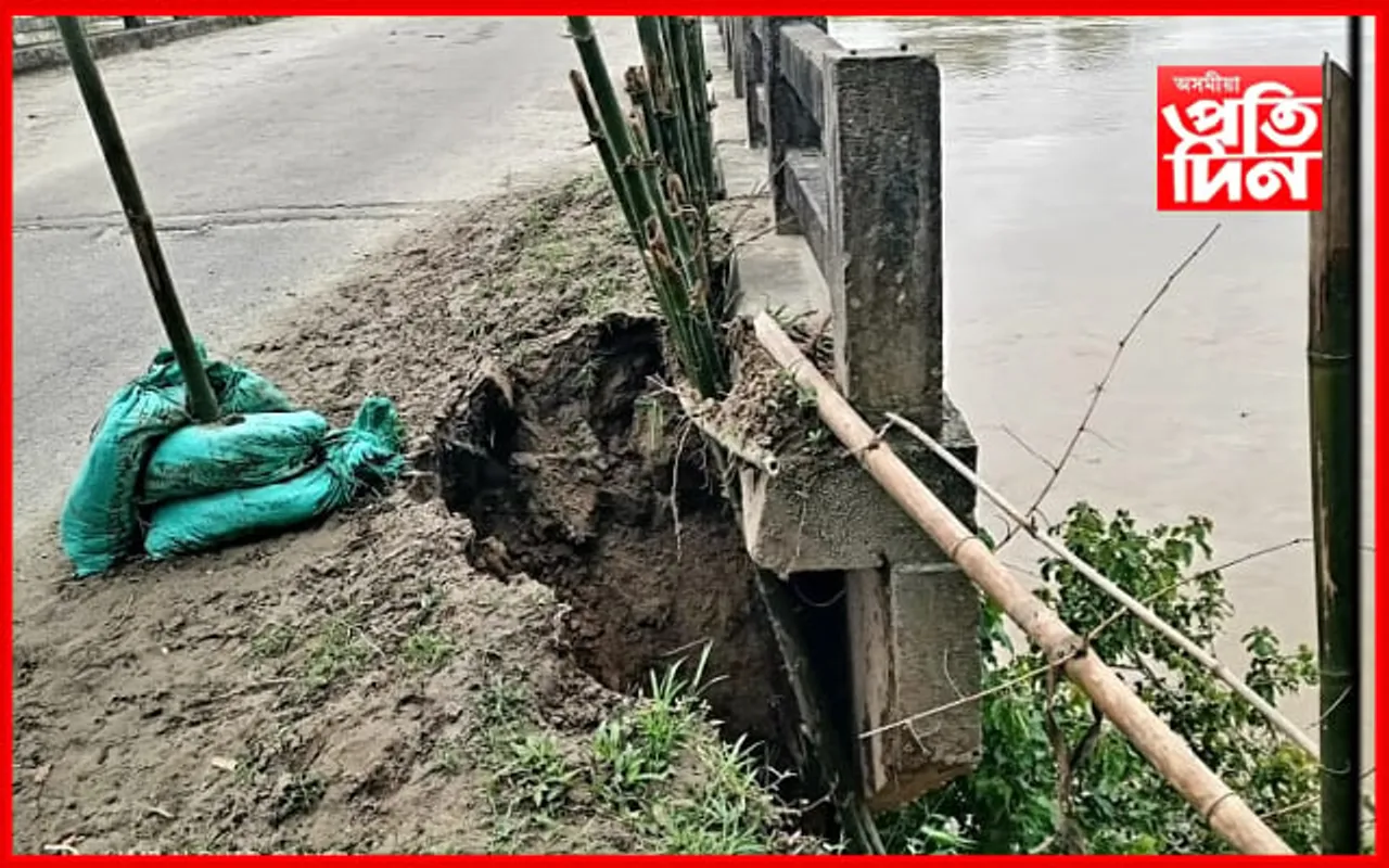 বিধ্বস্ত ঢকুৱাখনা-ঘূণাসুঁতি গড়কাপ্তানী পথ…