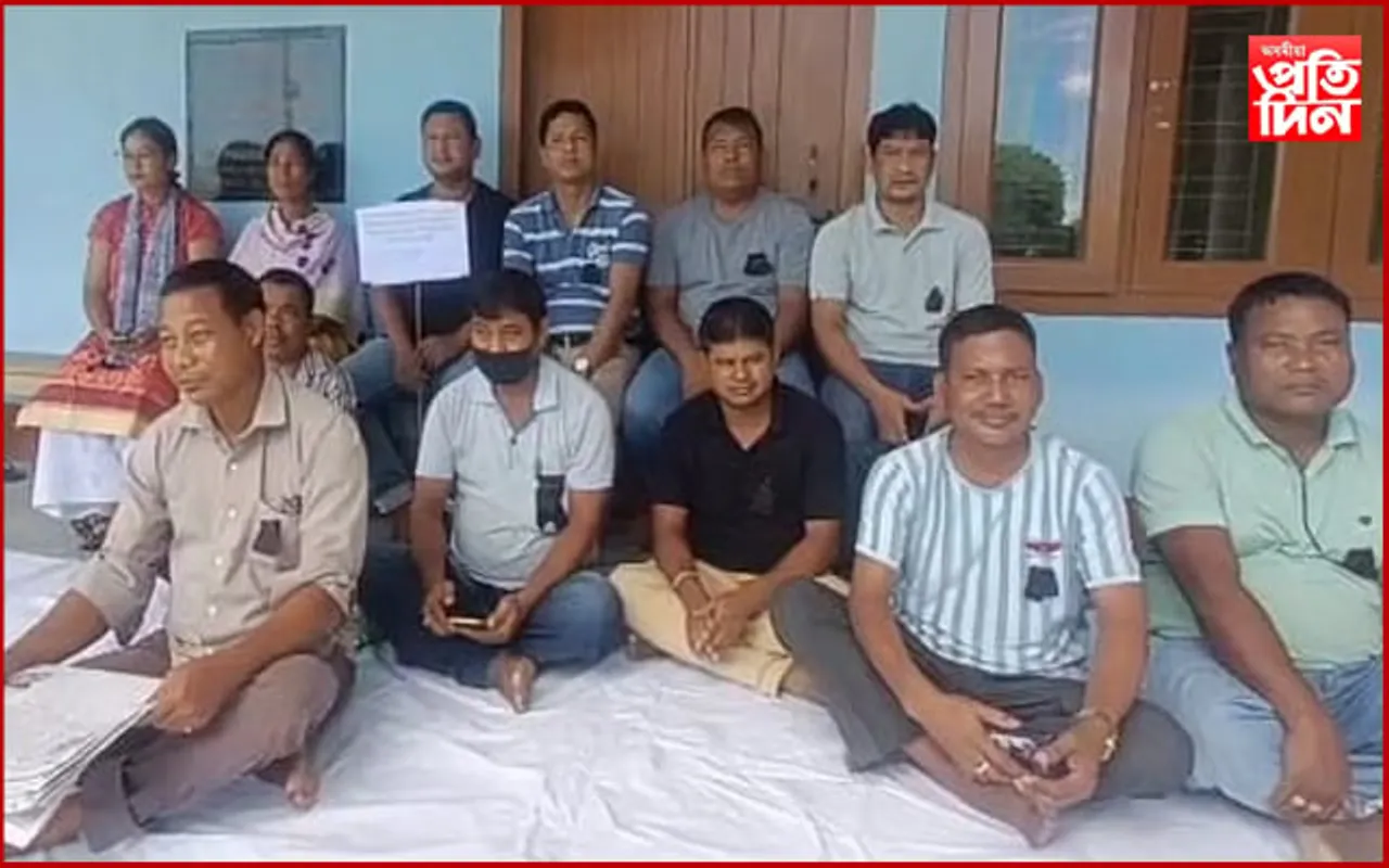 চাকৰী নিয়মীয়াকৰণৰ দাবীত ৰাজ্যৰ বিভিন্ন প্ৰান্তৰ লগতে কাজলগাঁৱতো কৰ্ম বিৰতিৰে প্ৰতিবাদ….