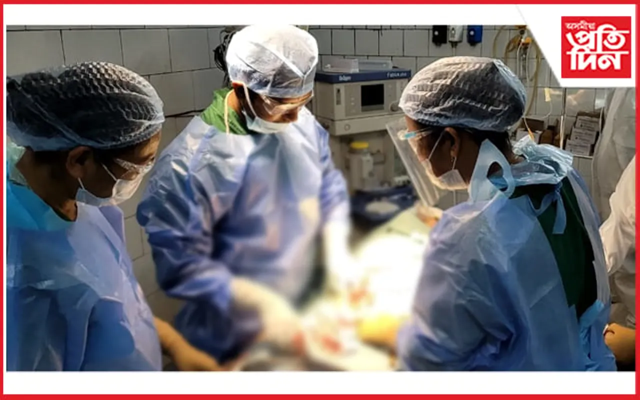 কোকৰাঝাৰত HIV ত আক্ৰান্ত প্ৰসূতিক অপাৰেচনঃ জন্ম দিলে ৩.১০০ কেজি ওজনৰ সুস্থ সন্তান…