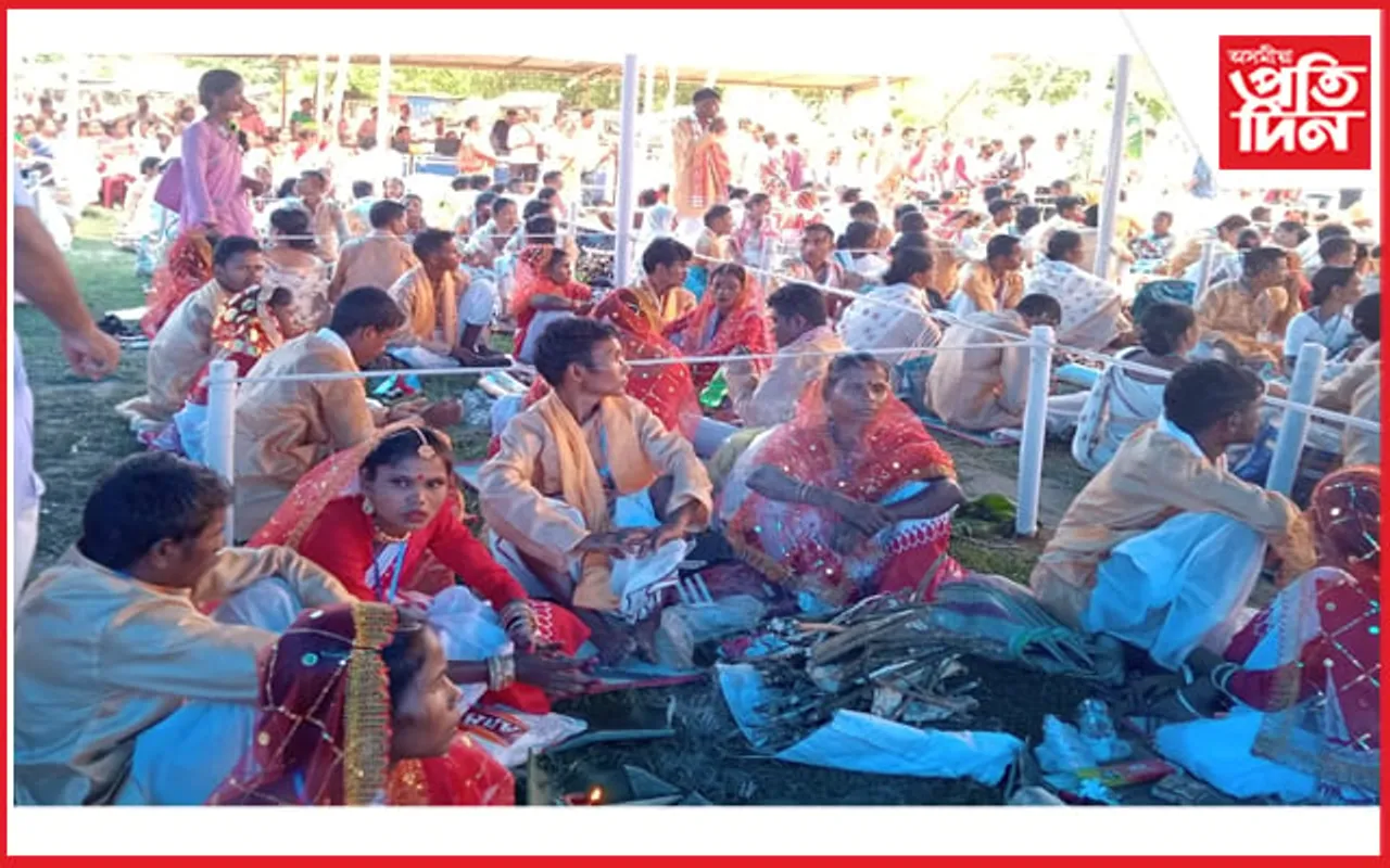 ৬৭ বছৰীয়া ককা-আইতাৰ লগত ১৯ বছৰীয়া নাতি-নাতিনীৰ সমূহীয়া বিবাহ..