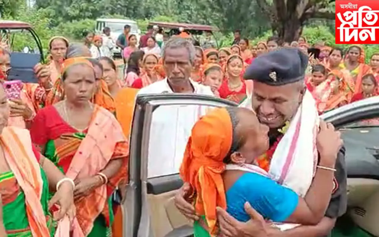 কাৰ্গিল যুদ্ধত অংশগ্ৰহণকাৰী সেনাক ব্যাপক আদৰণি…