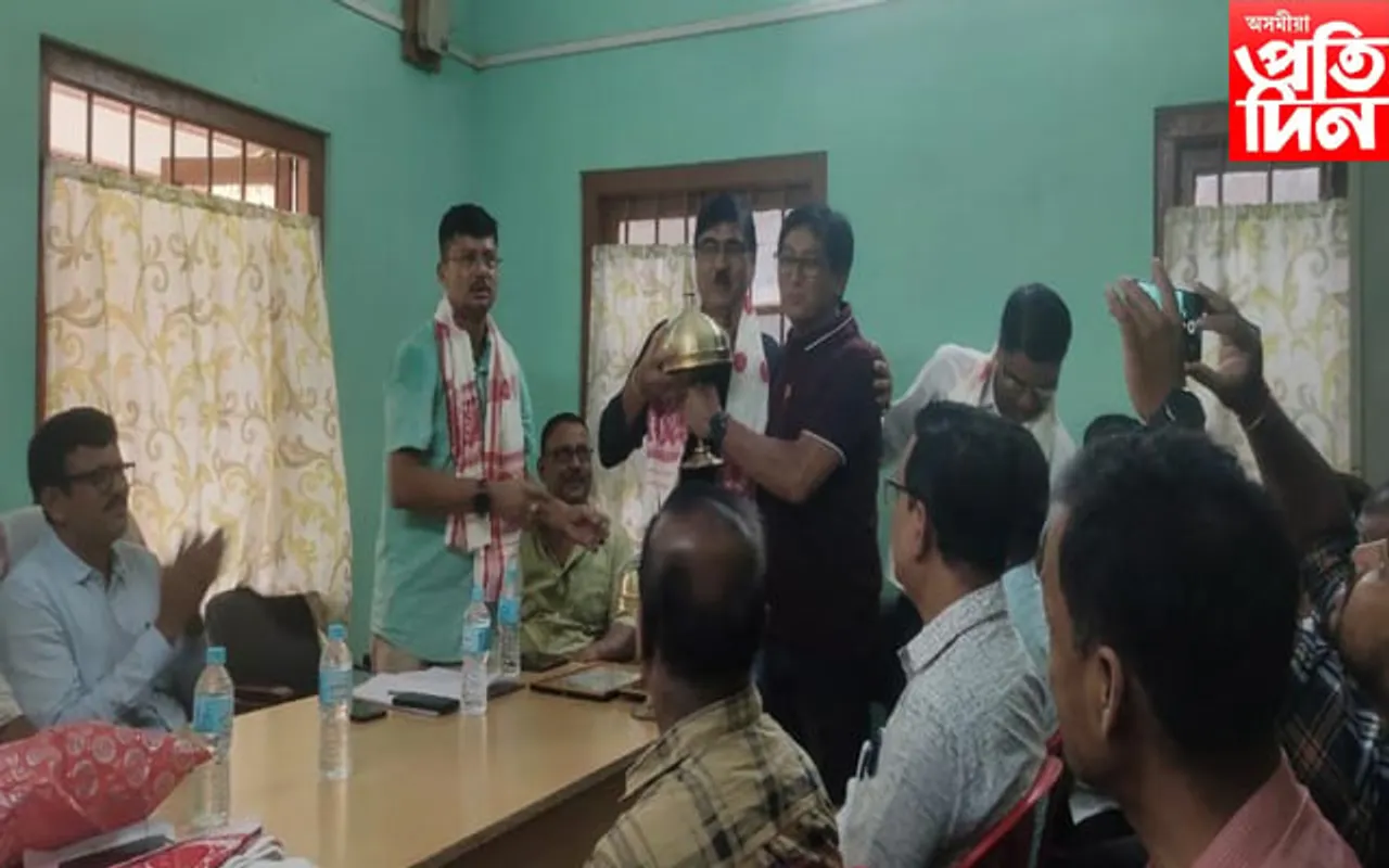 নগাঁৱত অৱসৰী কৃষি বিষয়াক বিদায় সম্ভাষণ…