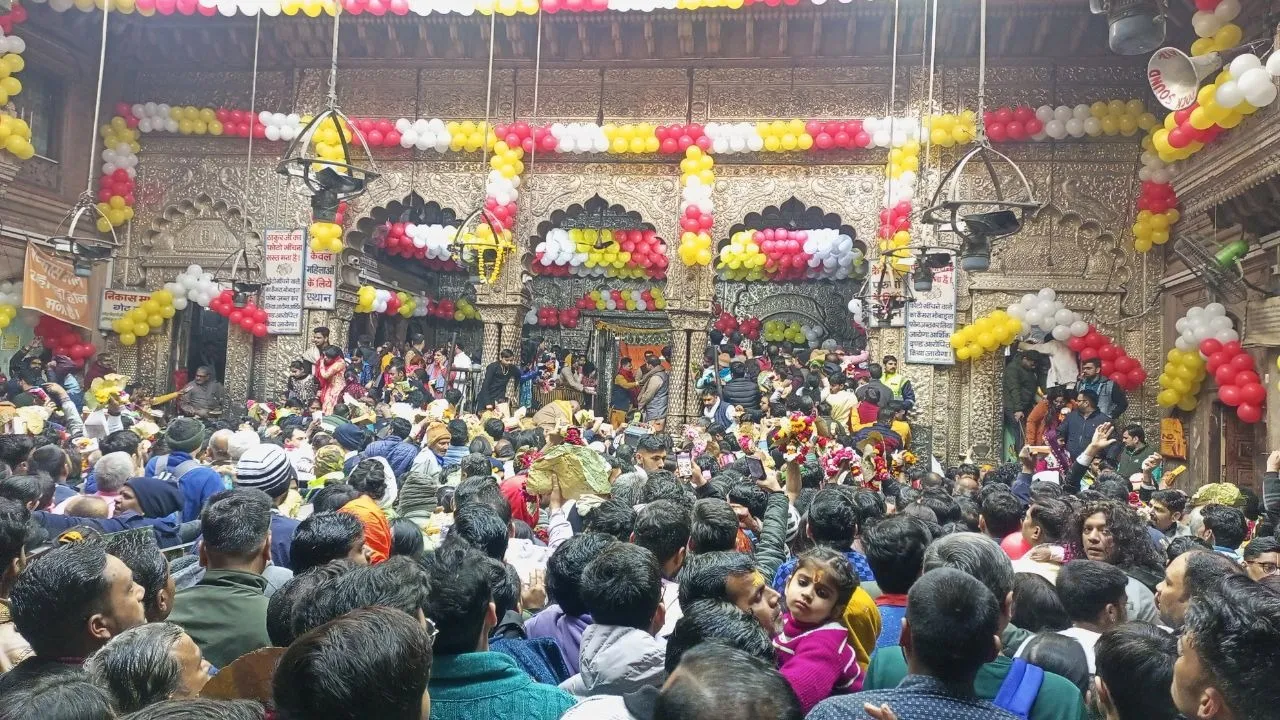 banke-bihari-mandir-trust-bill-2025-approved-by-up-governor hindi zxc