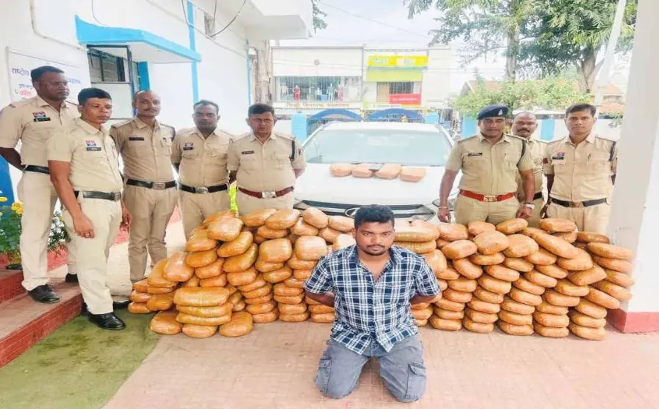 रायगढ़ पुलिस की बड़ी कामयाबी: ओडिशा से लाई जा रही 50 लाख की गांजा खेप जब्त, सरगुजा निवासी तस्कर गिरफ्तार