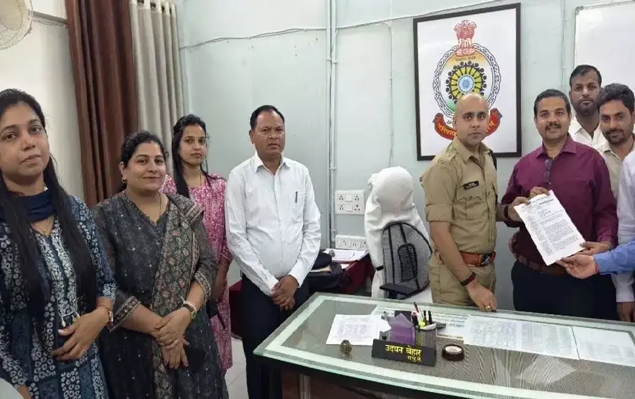 CG Naib Tehsildar-Police Controversy