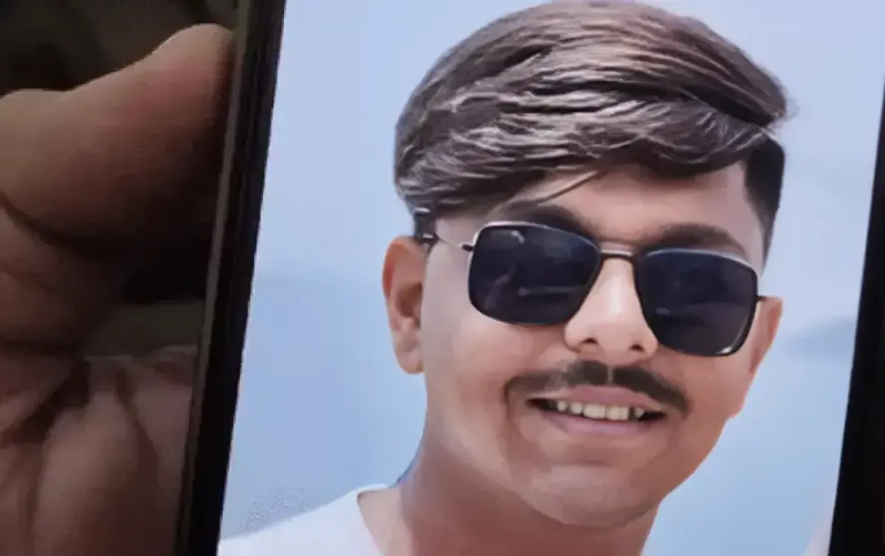 Mp Indore MBA student suicide Father laddu shop in Khajran Ganesh temple