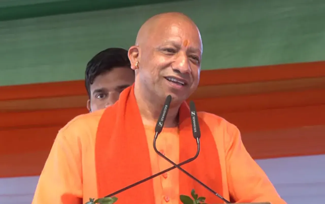 UP Yuva Udyami Yojana: गोंडा में सीएम योगी ने युवाओं को दिया 49 करोड़ का लोन, नौजवानों के हाथों को और किया मजबूत