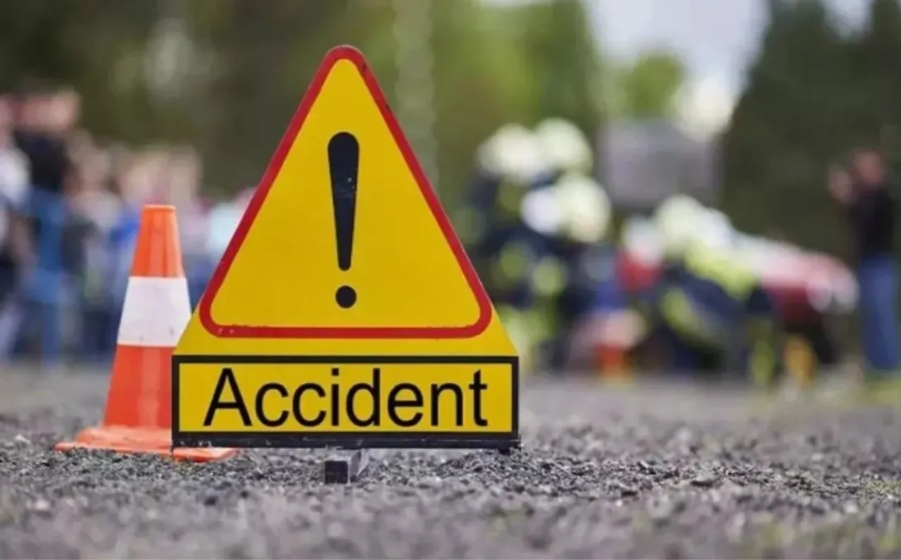 Agra Road Accident