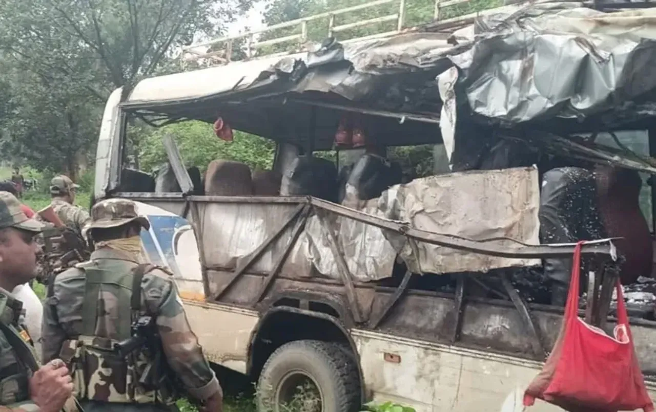 Jharkhand-Dewghar-Truck-Bus-Accident