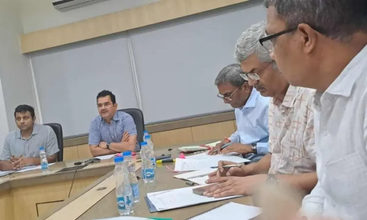 CG में रेत के अवैध खनन पर सख्ती: सचिव पी. दयानंद ने अफसरों को दिए सख्त निर्देश, जल्द जारी होंगी नई खदानों की निविदाएं