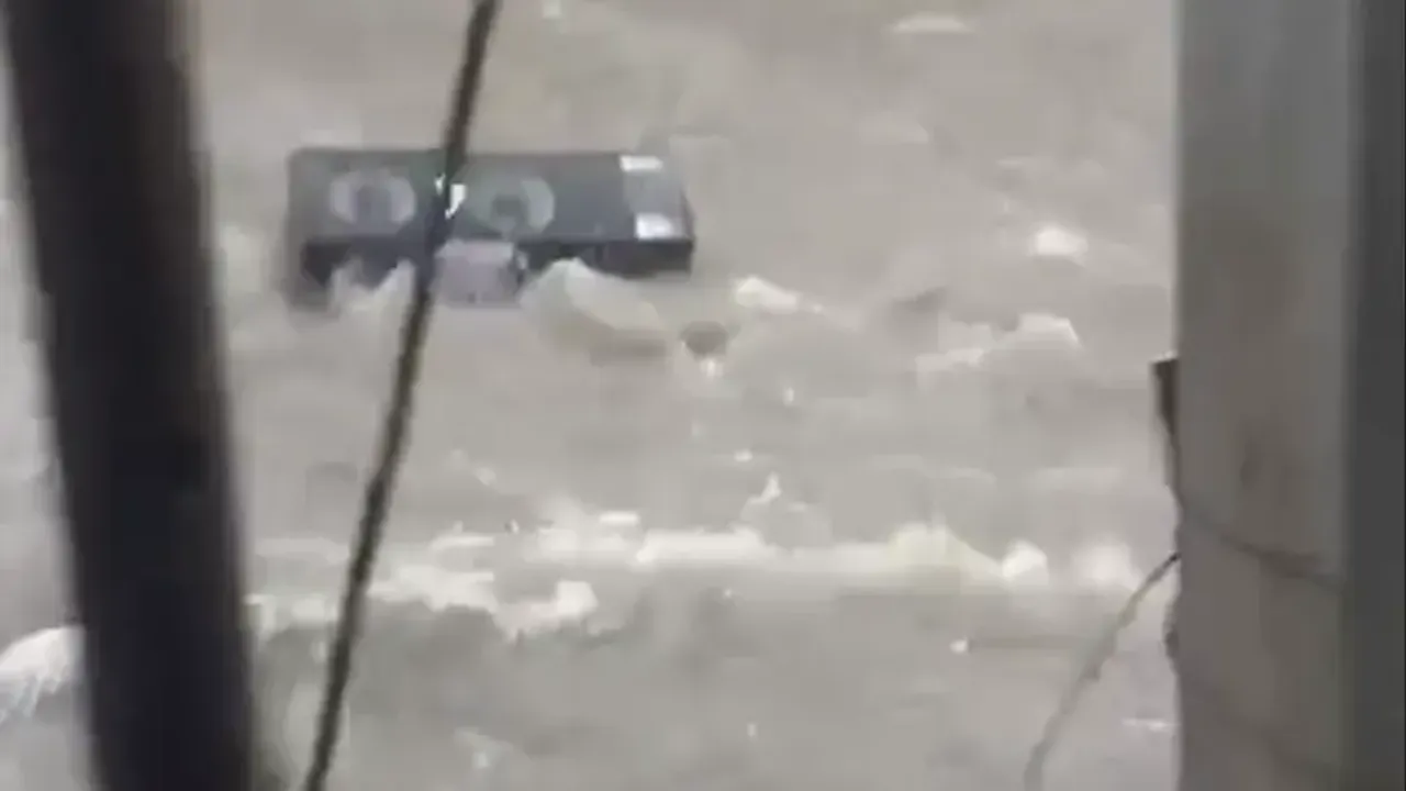 MP Rain Alert 3.1 inch rain Indore Monsoon hindi news