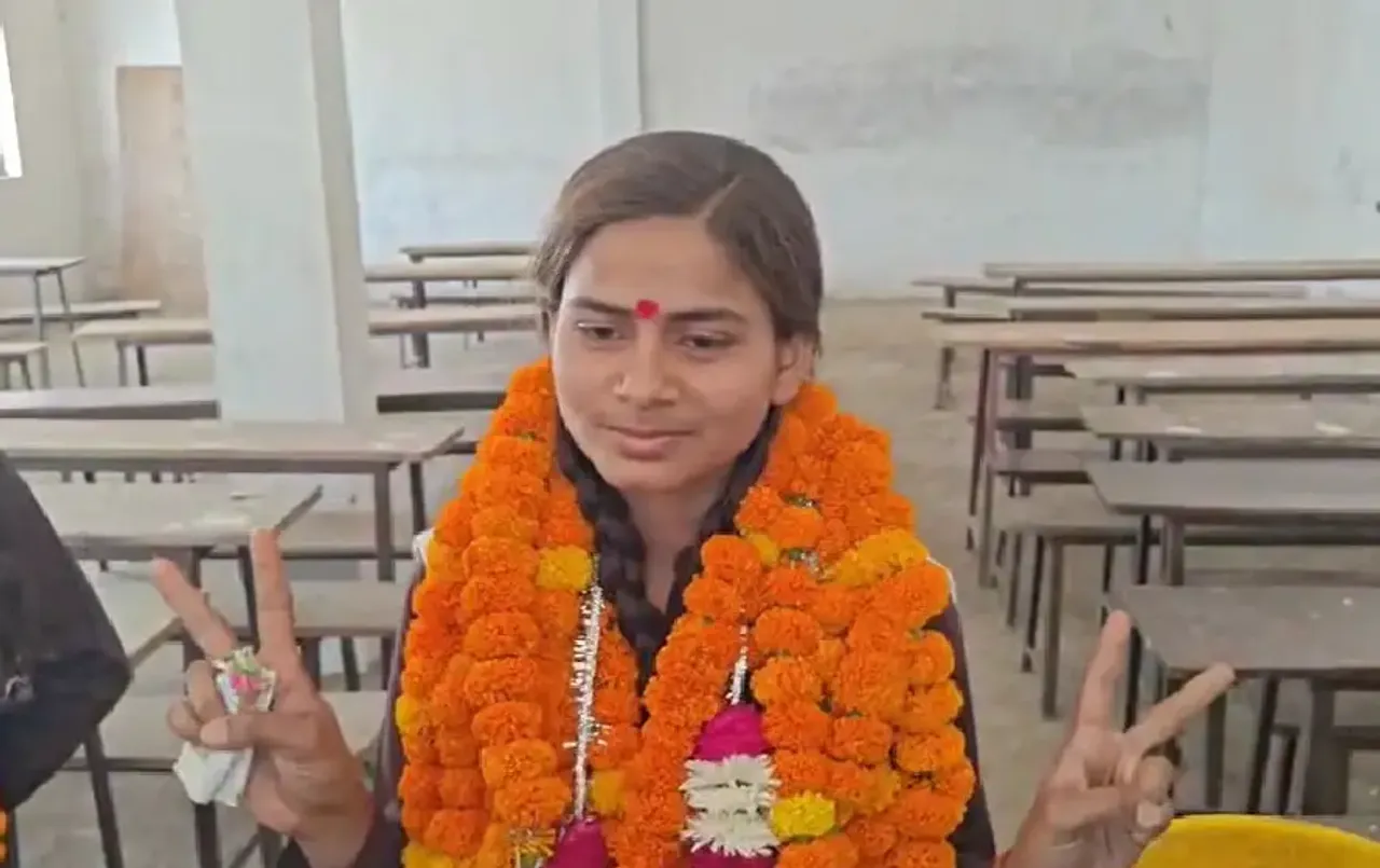 UP Board 12th Result 2025 Topper Mahak Jaiswal