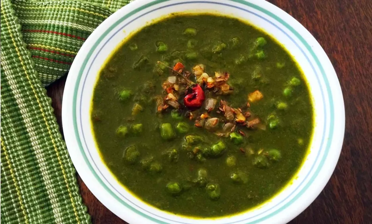 Tasty Palak Matar Sabji