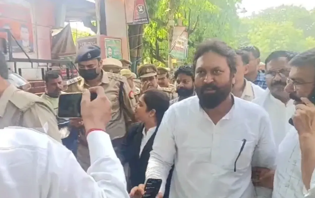 UP Varanasi Karni Sena Samajwadi Party Controversy