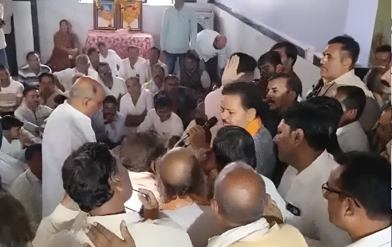 बुधनी सीट पर बीजेपी कार्यकर्ताओं की बगावत: पूर्व मंत्री के सामने बोले प्रत्याशी नहीं बदला तो परिणाम भुगतने को तैयार रहें