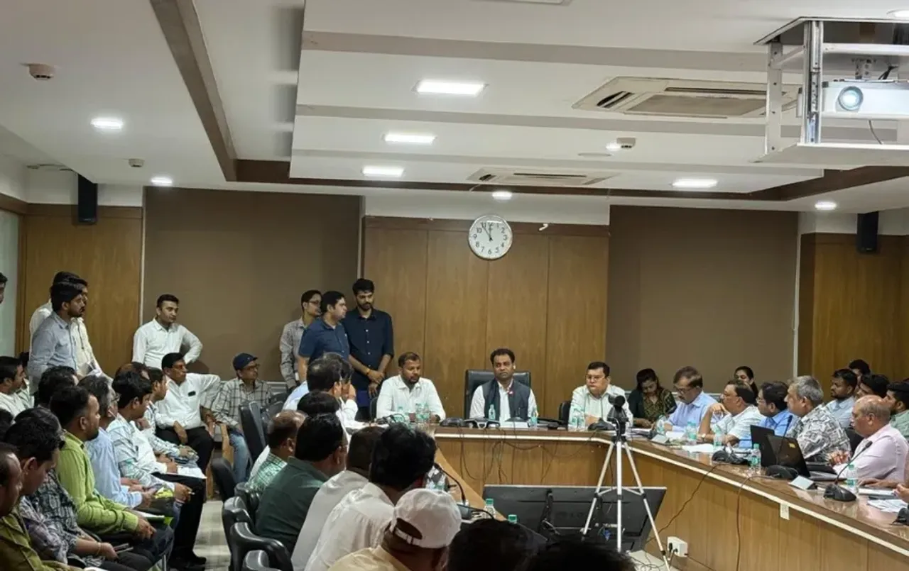 नीमच के सीएमओ और उपयंत्री निलंबित: सहायक यंत्री का वेतन रोका, अमृत 2.0 योजना में लापरवाही पर हुई कार्रवाई