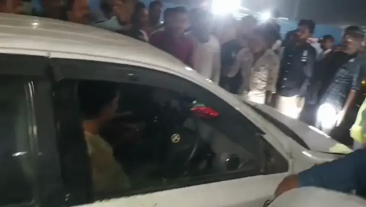 Narmadapuram TI Pitai Video: माखन नगर थाना प्रभारी ने बदमाशों को दिया थर्ड डिग्री टॉर्चर, जूते और बेल्ट से पीटा