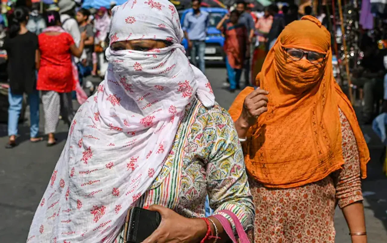 UP Weather Alert: यूपी में भीषण गर्मी का कहर, कई जिलों में तापमान 40°C पार, लू का अलर्ट जारी