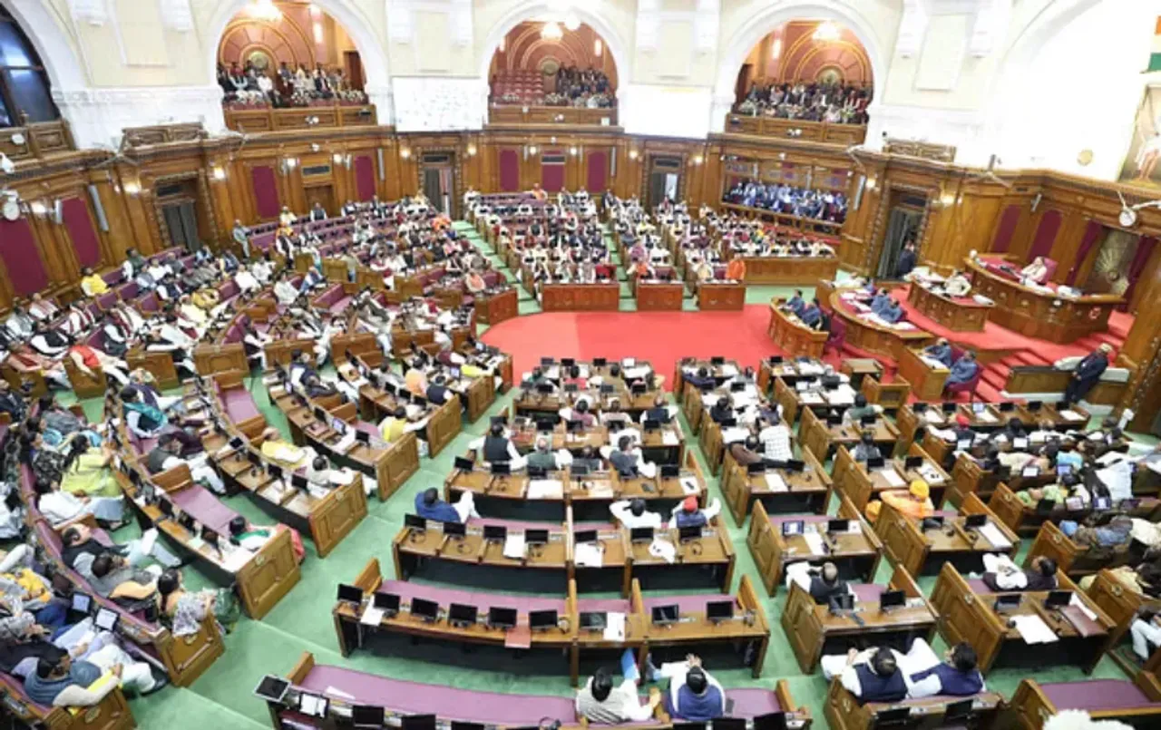 Up Budget 2025: UP विधानसभा में गूंजा गो-आश्रय स्थलों की दुर्दशा का मुद्दा, पशुधन मंत्री बोले गाय देखकर कांपते हैं कसाई