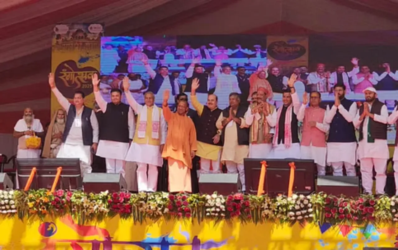 Yogi Adityanath: कुछ समय और, अयोध्या-काशी के बाद अब मथुरा की बारी है, सीएम योगी ने बरसाना के मंच से दिया आश्वासन