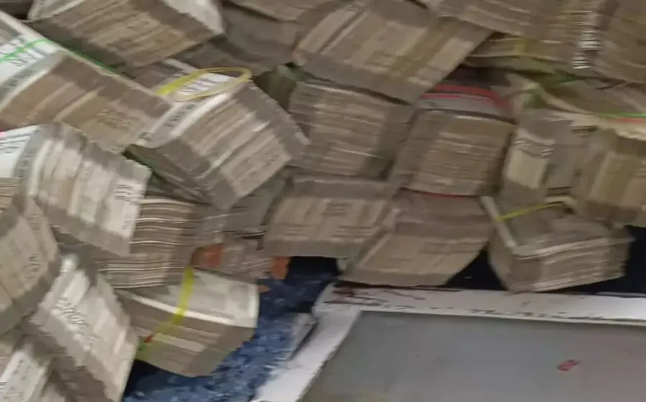 खैरागढ़ में स्कॉर्पियो से चार करोड़ से ज्यादा नकद बरामद: गुप्त चेंबर से निकला करोड़ों का कैश, हवाला कारोबार की आशंका