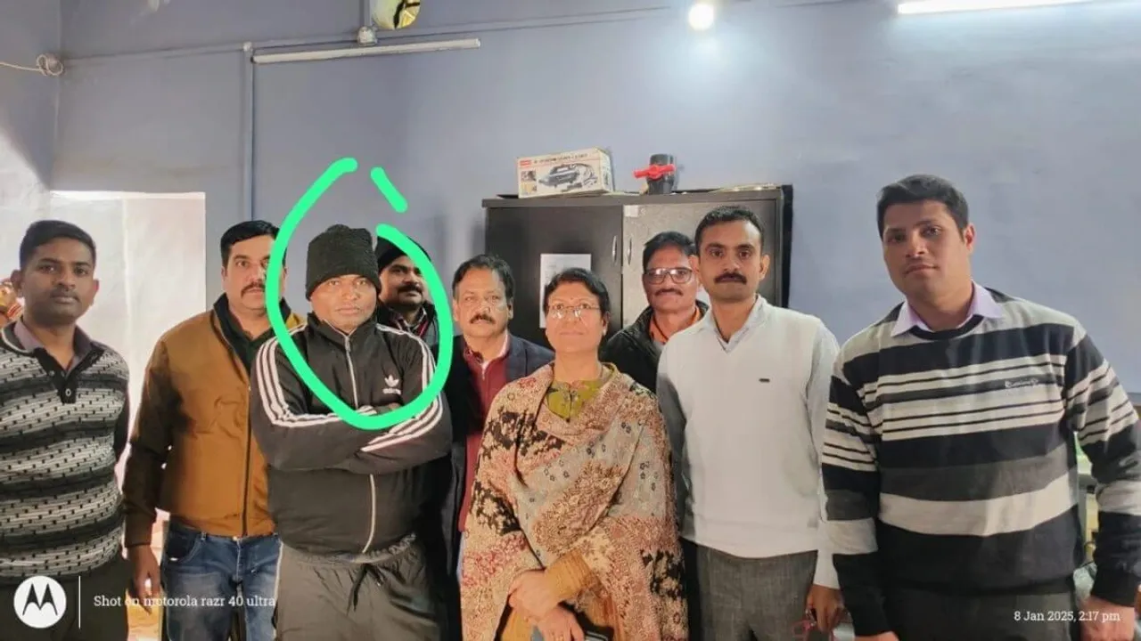 दमोह में रिश्वत लेते रंगे हाथ पकड़ाया पटवारी: रास्ता निकलवाने के बदले किसान से मांगे थे 30 हजार रुपए