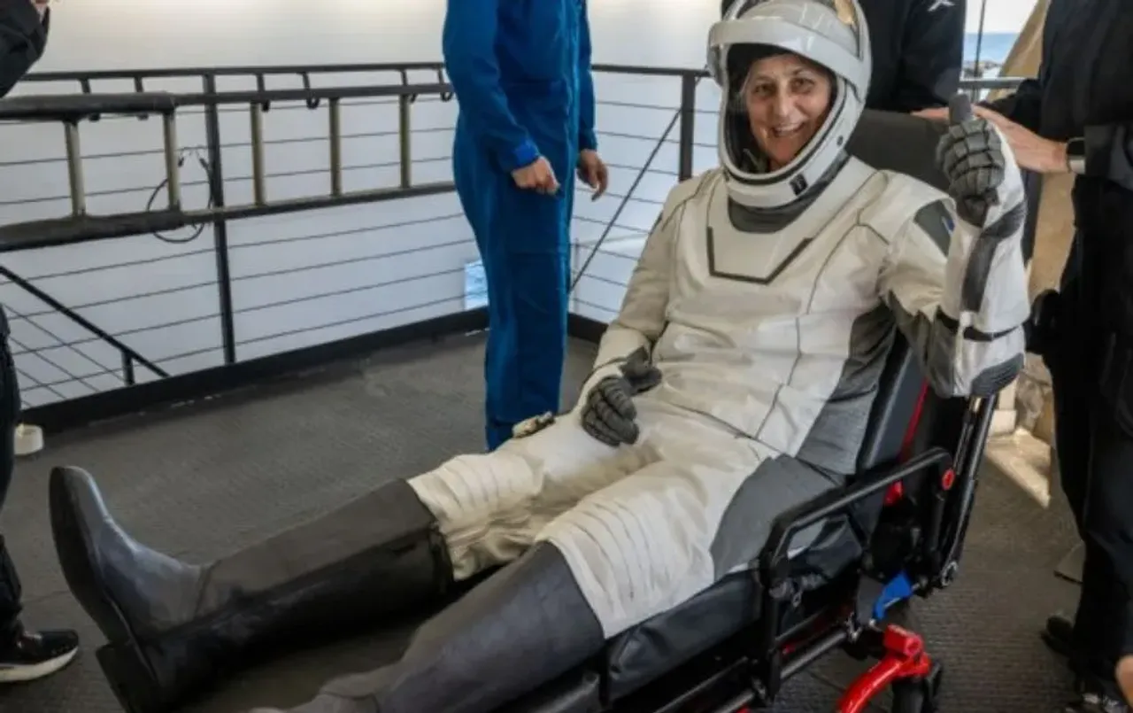 Nasa Astronauts Sunita Williams: सुनीता विलियम्स की पृथ्वी पर वापसी, तड़के 3.28 बजे फ्लोरिडा तट पर लैंड हुआ यान