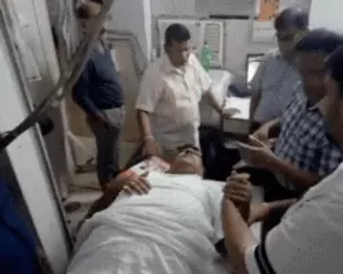 UP BJP MLA Car Accident: गोरखपुर लिंक एक्सप्रेस वे पर पहला रोड एक्सीडेंट, EX CM के बेटे की स्कॉर्पियो 6 बार पलटी, 7 घायल