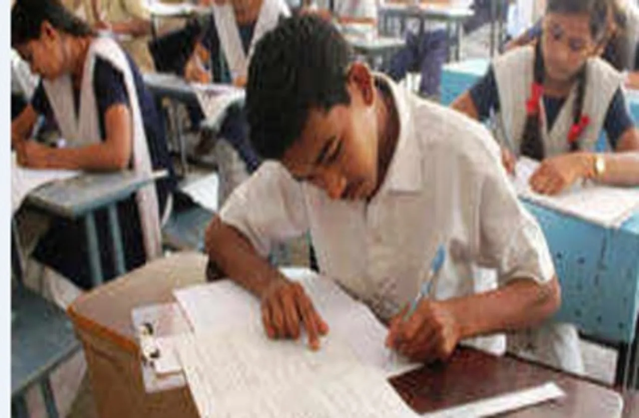 25 सितंबर से फर्स्ट और सेकंड ईयर के छात्रों को होगी ऑनलाइन परीक्षा, ई-मेल से मिलेगा प्रश्नपत्र