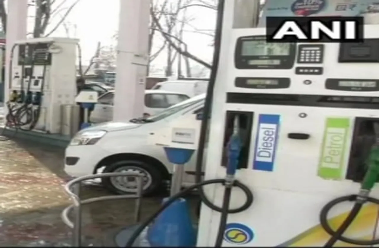 आज पेट्रोल-डीजल की कीमतों नहीं हुआ बदलाव, जाने अपने शहर का दाम