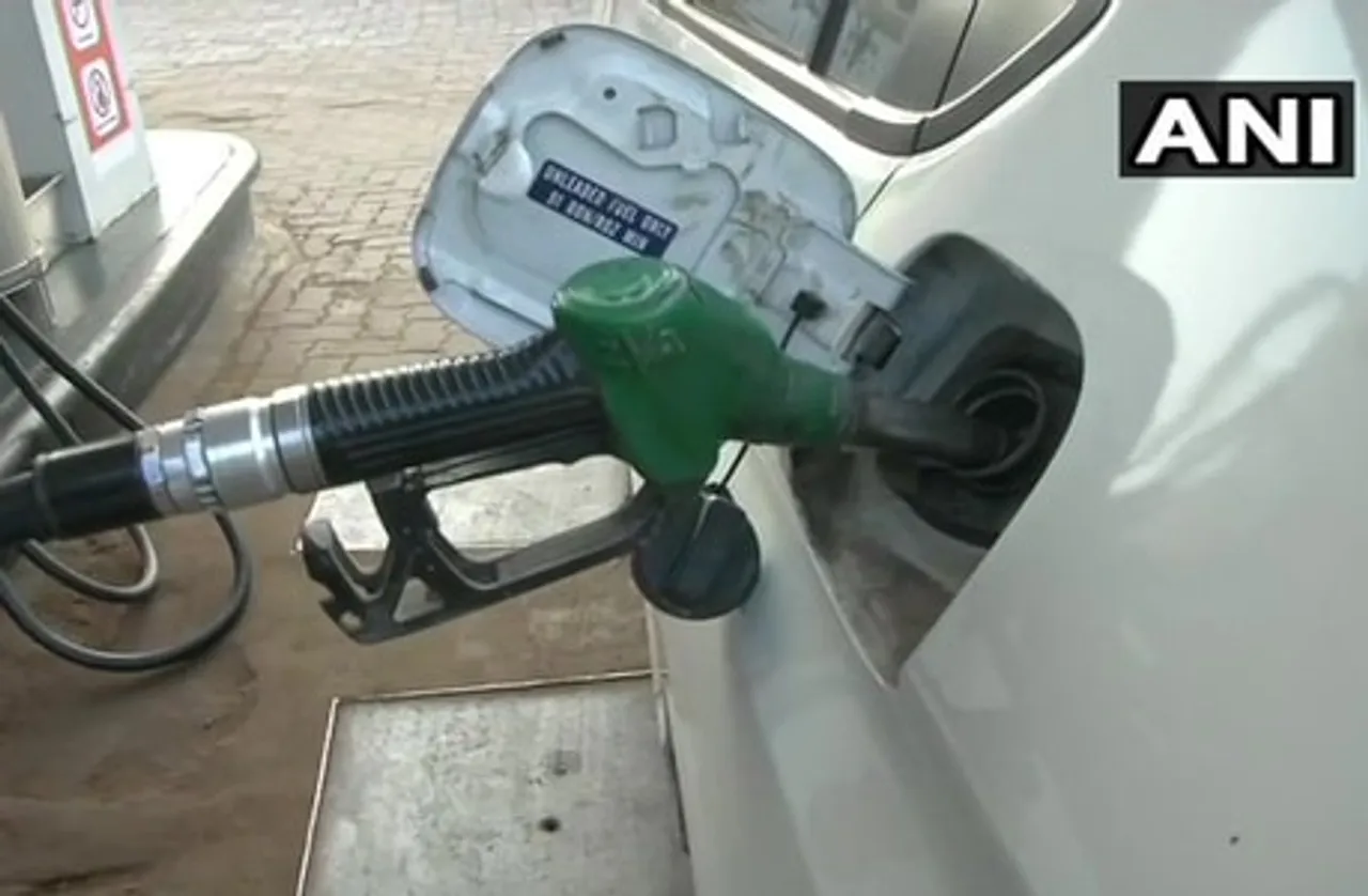 Petrol Diesel Price: 18 दिनों में डीजल की कीमतों में आई 2.13 रुपए तक की कमी, जानिये अपने शहर का भाव