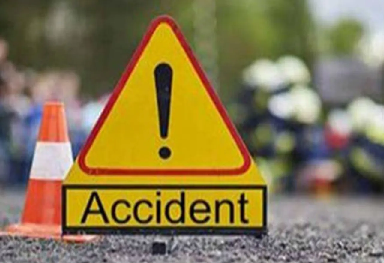 जीप की टक्कर से बाइक सवार दो छात्राओं की मौत