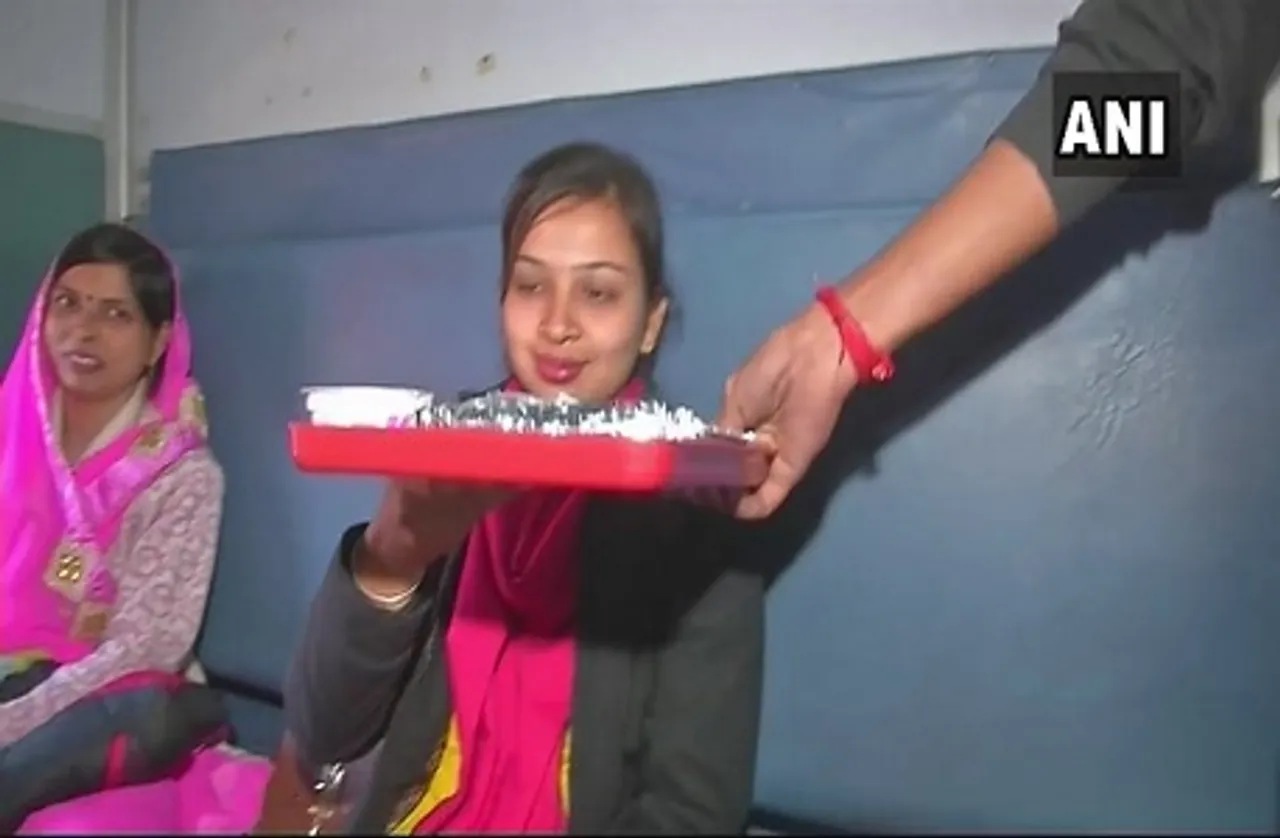 Indian Railway News: ऑनलाइन कैटरिंग सुविधा को मंजूरी, अब यात्री ट्रेन में मंगवा सकेंगे होटल-रेस्टोरेंट से मनपसंद भोजन