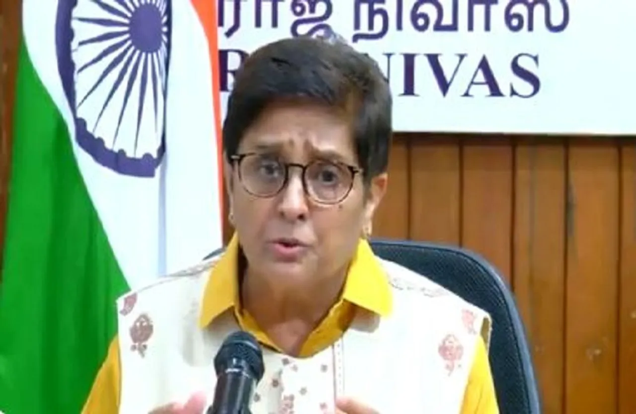 पुडुचेरी में चुनाव से पहले उलटफेर, LG पद से हटाई गईं किरण बेदी, 4 विधायकों के इस्तीफे से अल्पमत में नारायणसामी की सरकार