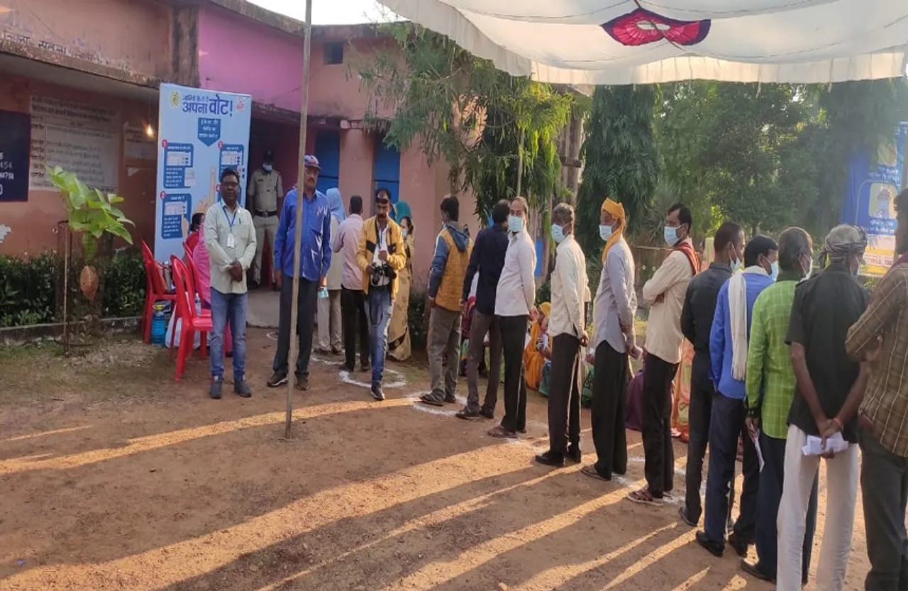 MP Upchunav Voting Percentage : चारों सीटों पर लगभग 64 प्रतिशत मतदान, 2 नवंबर को आएगें नतीजे