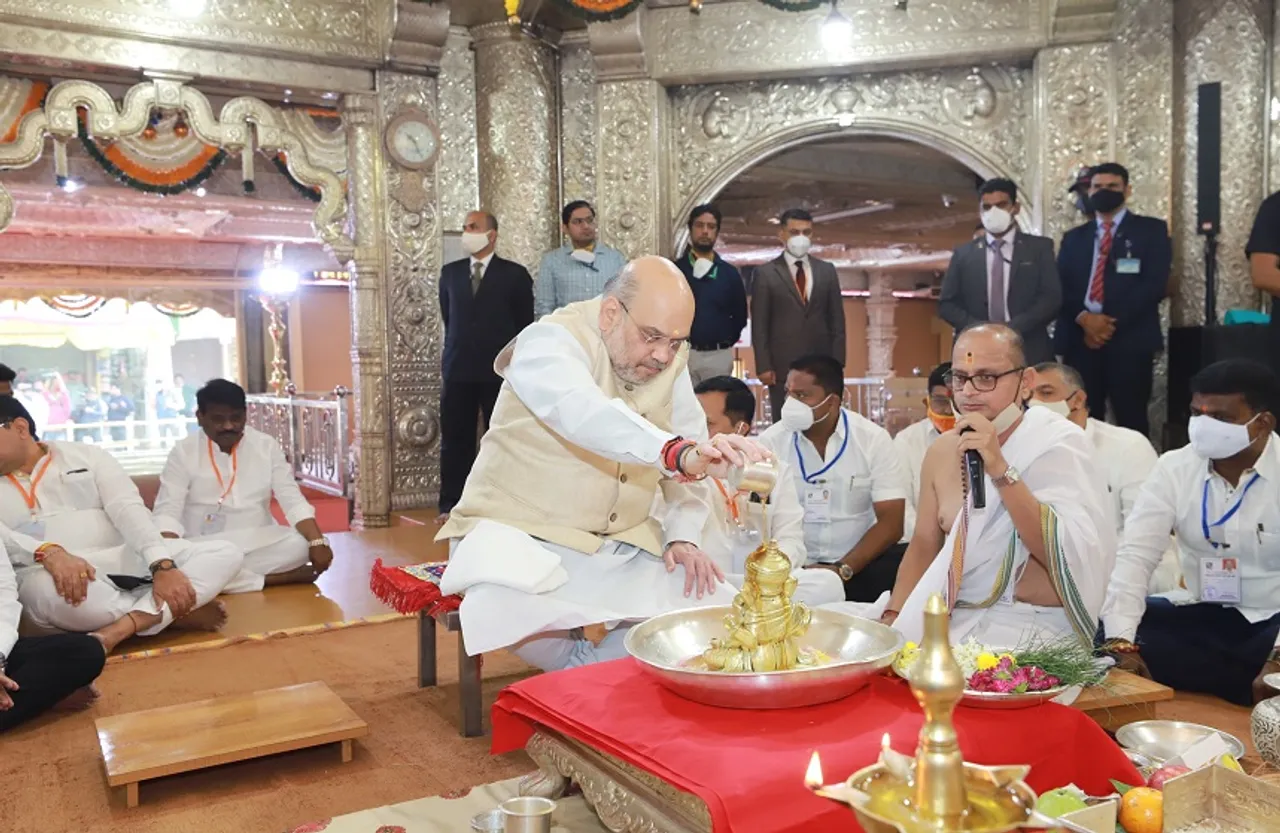 Amit Shah in Maharashtra: दगदूशेठ हलवाई गणपति मंदिर पहुंचे गृह मंत्री शाह, की पूजा-अर्चना