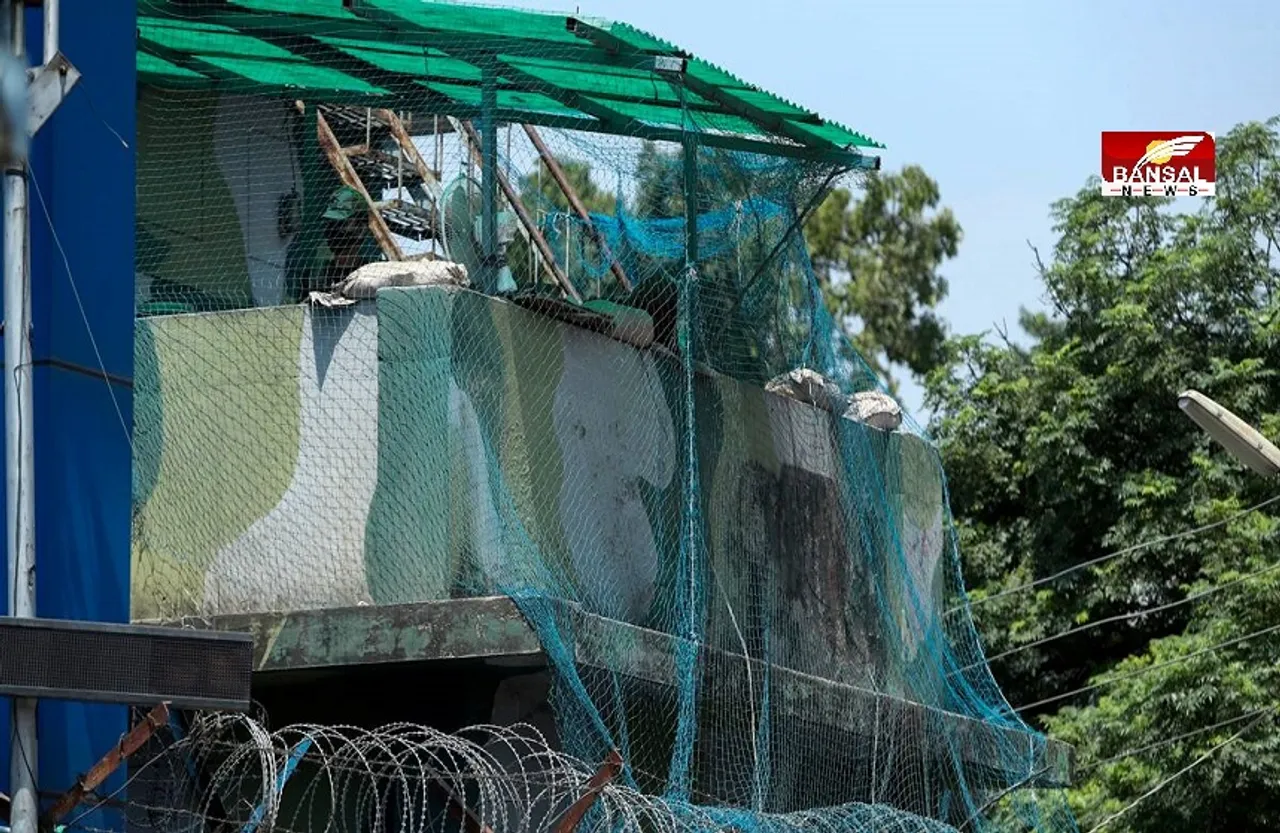 Jammu Airbase Attack: एयरफोर्स स्टेशन के बाद अब मिलिट्री स्टेशन के पास दिखे दो ड्रोन, सुरक्षा बलों ने की 25 राउंड फायरिंग