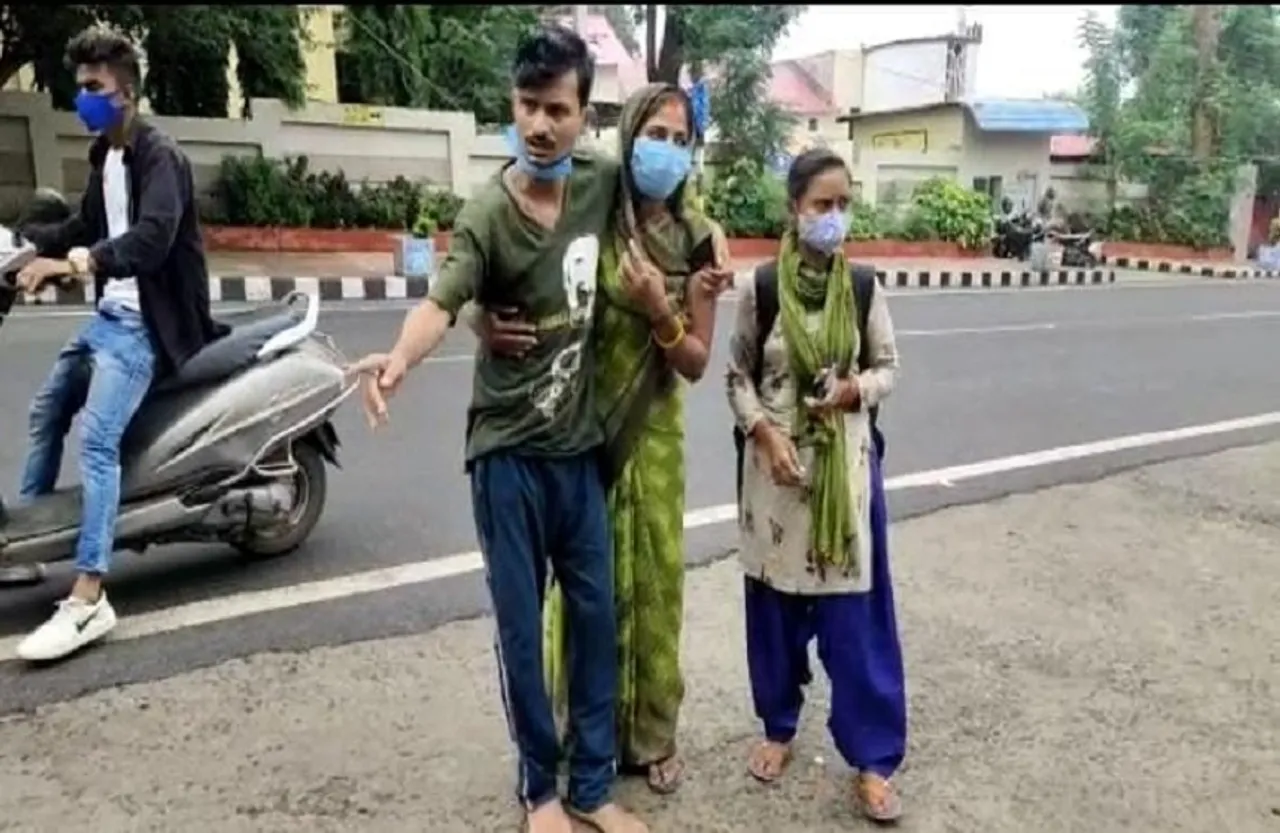 Divyang Anshul : रोजगार की मांग को लेकर दिव्यांग अंशुल पहुंचा सीएम हाउस, रोजगार के लिए लगाई गुहार