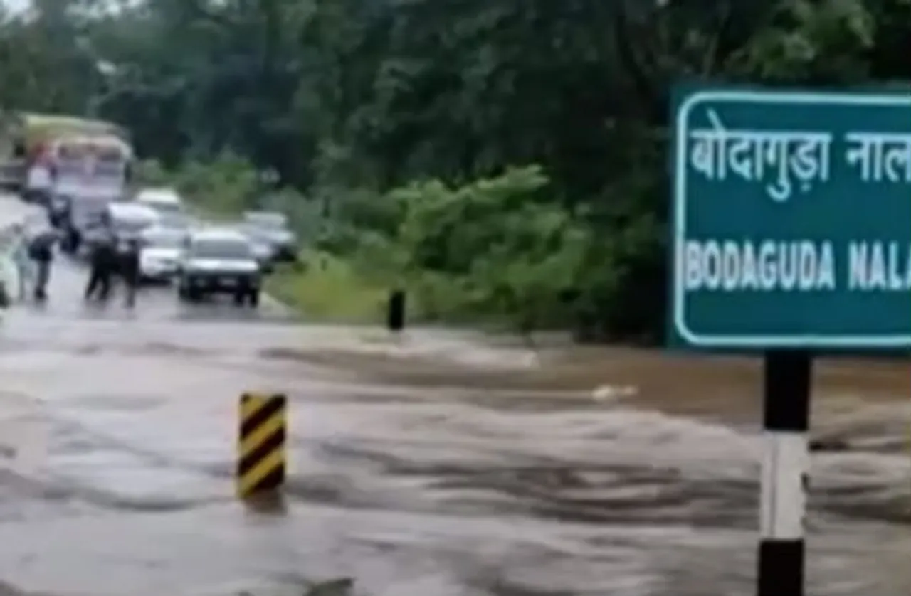 Weather Update News: छत्तीसगढ़ में भारी बारिश, कई जिले तरबतर