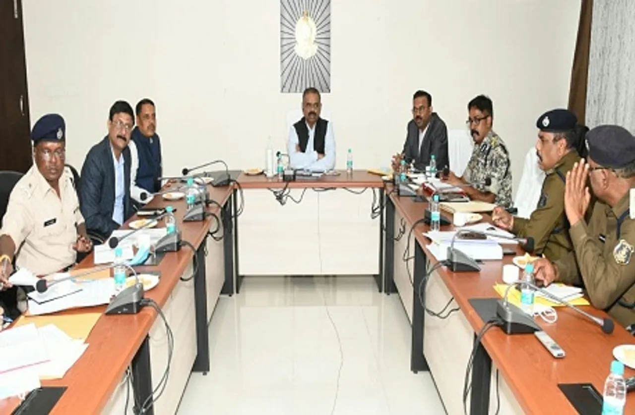 DGP ने आदिवासियों पर दर्ज प्रकरण वापसी पर स्पीडी ट्रायल चलाने के दिए निर्देश