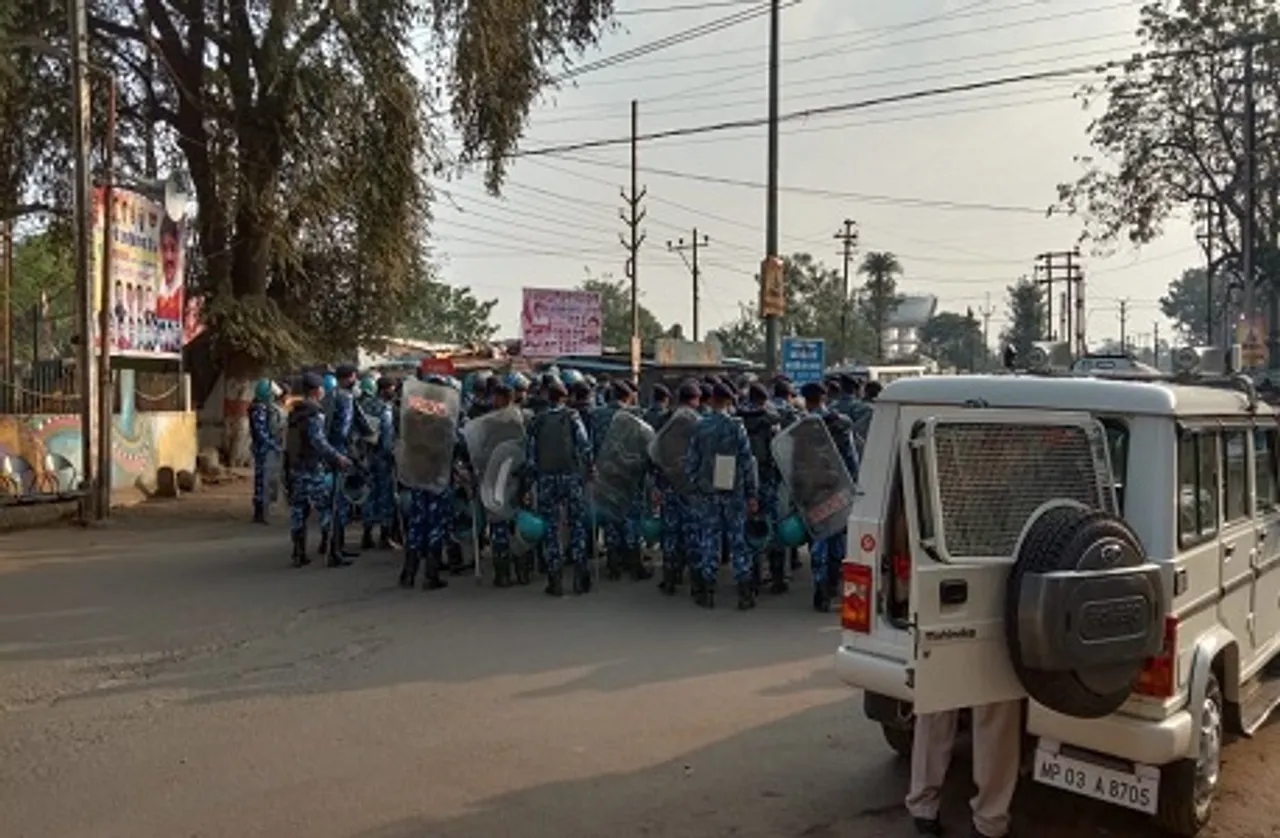 Bhopal Curfew News: भोपाल के कुछ इलाकों में लगा कर्फ्यू, रास्ते किए गए सील, चप्पे-चप्पे पर पुलिस तैनात, ये है वजह