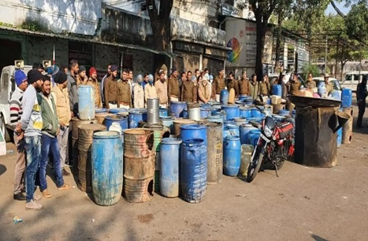 Bhopal: बैरसिया में पुलिस और आबकारी विभाग की कार्रवाई, 28 लाख रुपये की अवैध कच्ची शराब और महुआ लहान किया नष्ट
