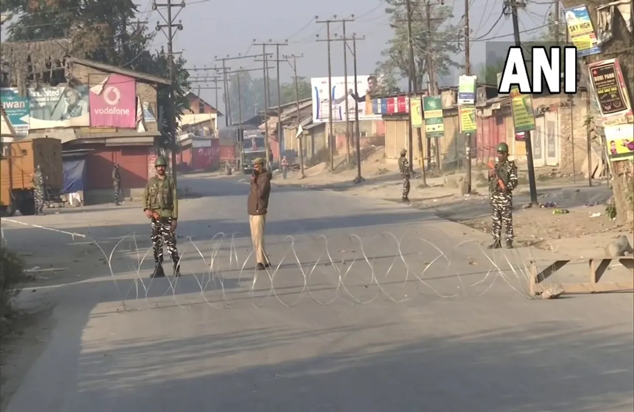 Pampore Encounter: पुलवामा मुठभेड़ में एक आतंकी ढेर, लश्कर-ए-तैयबा का कमांडर उमर मुश्ताक खांडे भी घेरे में