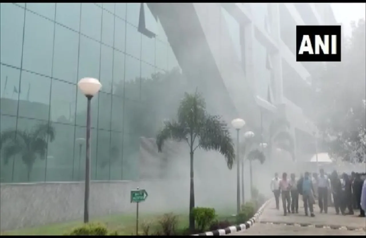 Fire Breaks Out : दिल्ली में CBI दफ्तर के बाहर लगी आग, दमकल की 5 गाड़ियां मौके पर मौजूद
